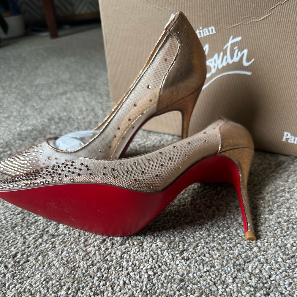 Red bottom pumps